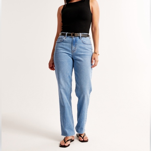 Abercrombie & Fitch curve love mid rise 90s straight jean, size 25, length short - Picture 4 of 4